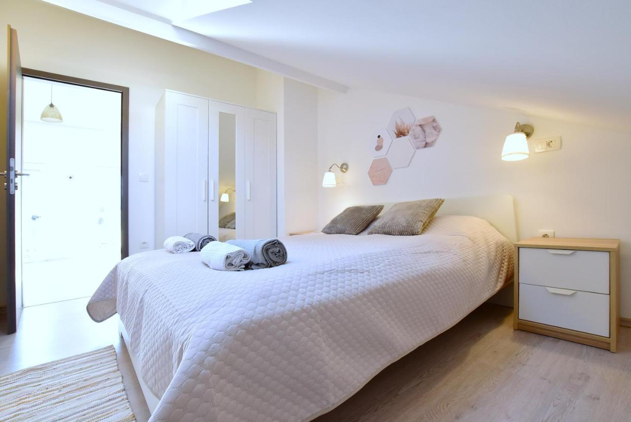 Apartments Sea & Sky Stari Grad  Ngoại thất bức ảnh