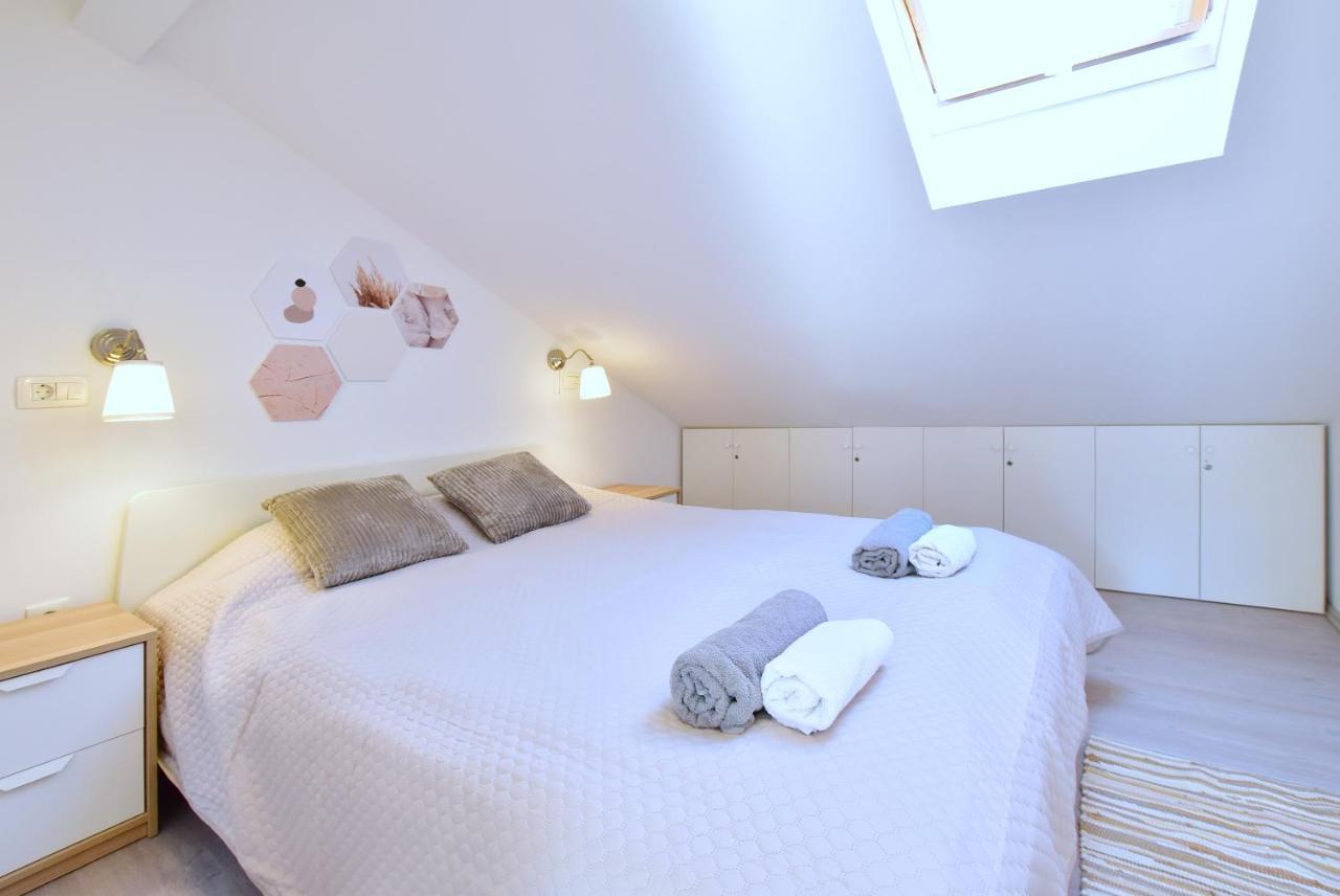 Apartments Sea & Sky Stari Grad  Ngoại thất bức ảnh